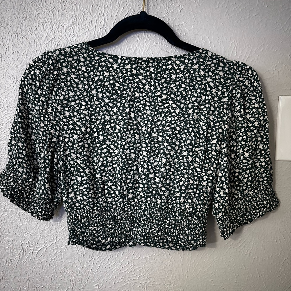 American Eagle crop top
